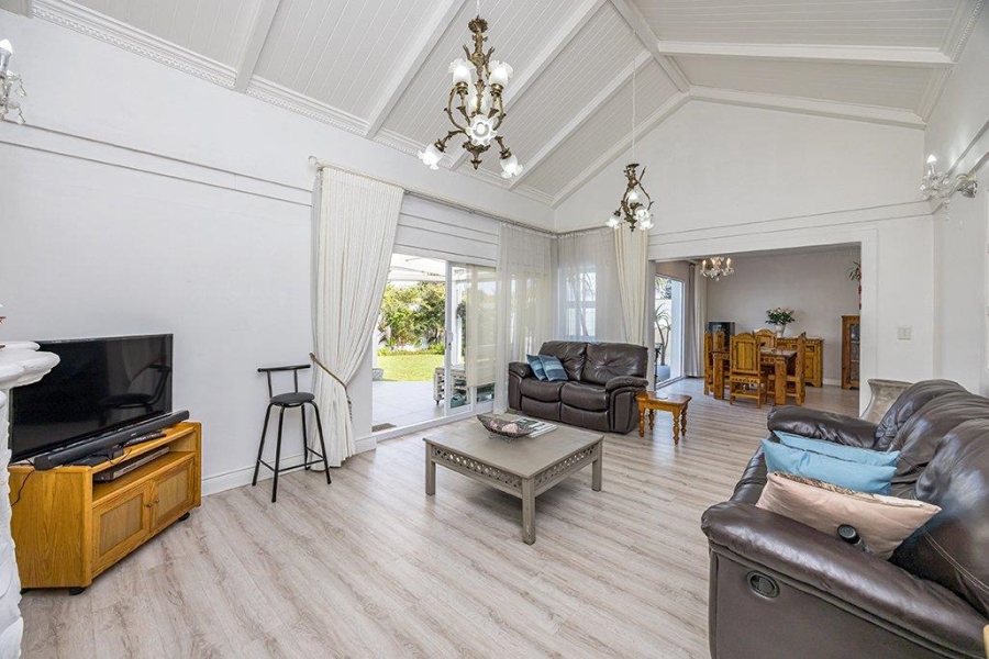 4 Bedroom Property for Sale in Flamingo Vlei Western Cape